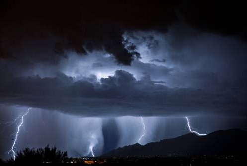 How Many Volts in an Average Lightning Strike?